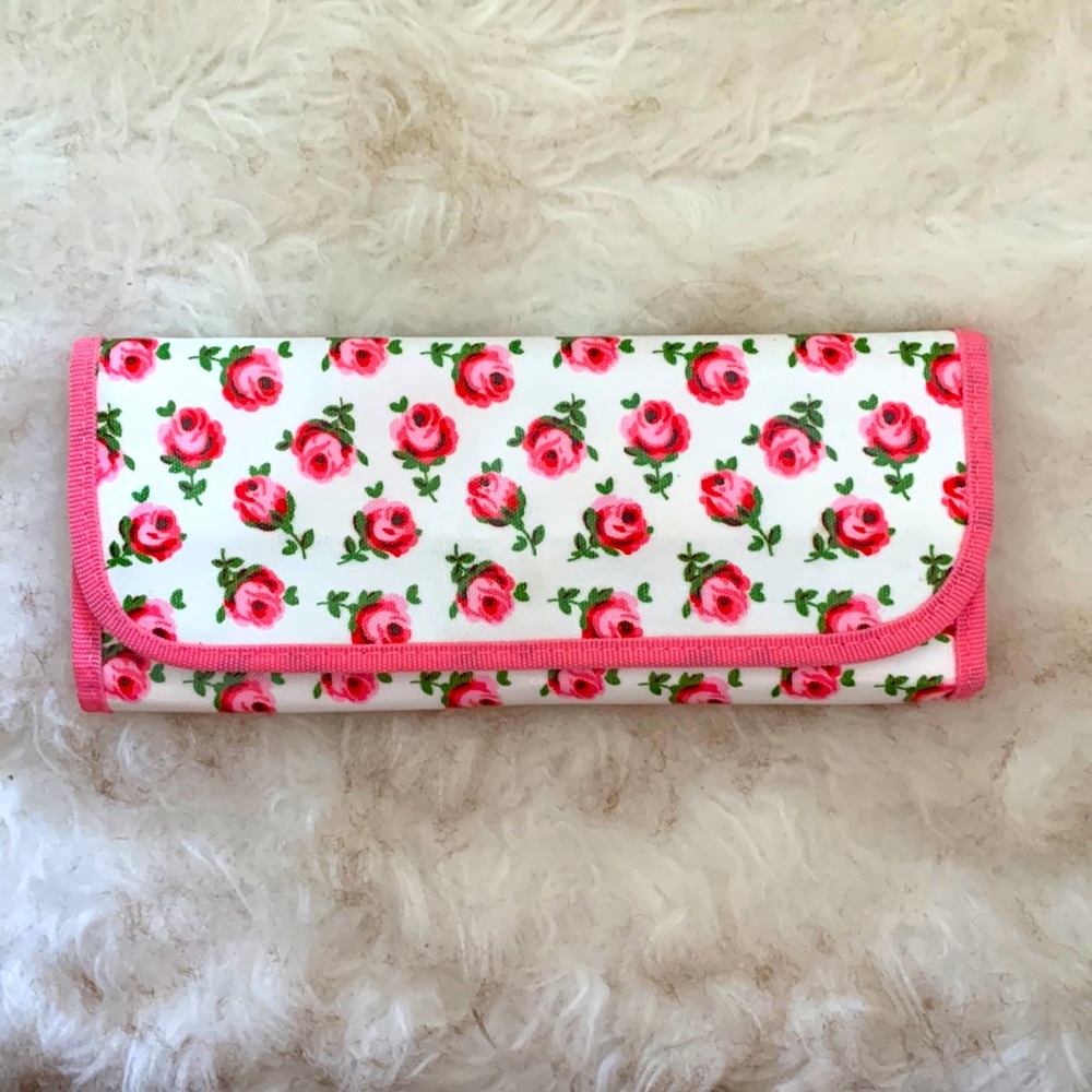 DARLING💖 Cath Kidston Rose 🌹 Makeup Bag